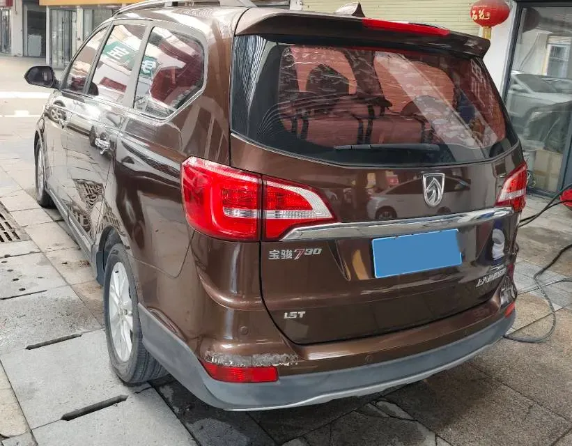 2016 BaoJun 730 1.5T 150HP L4 6MT,autocango,china used car exporter,china ev exporter,chinese used car exporter,chinese used ev exporter