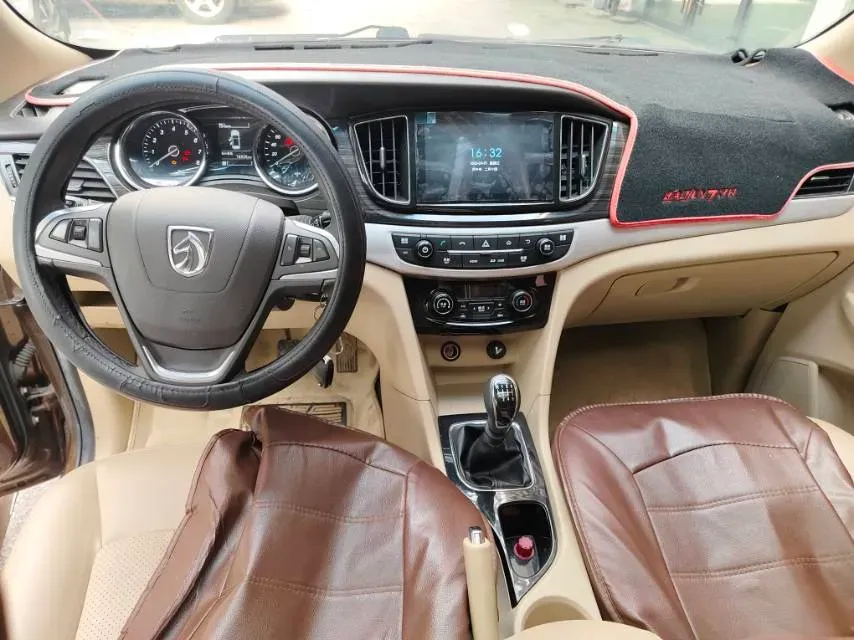 2016 BaoJun 730 1.5T 150HP L4 6MT,autocango,china used car exporter,china ev exporter,chinese used car exporter,chinese used ev exporter