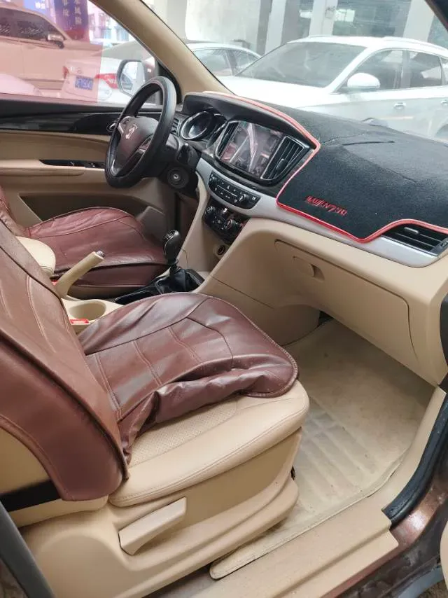 2016 BaoJun 730 1.5T 150HP L4 6MT,autocango,china used car exporter,china ev exporter,chinese used car exporter,chinese used ev exporter