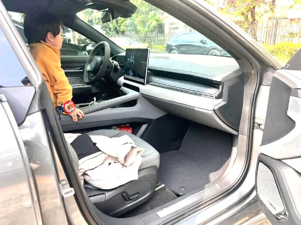 2022 Zeekr 001 BEV 100KWH,autocango,china used car exporter,china ev exporter,chinese used car exporter,chinese used ev exporter