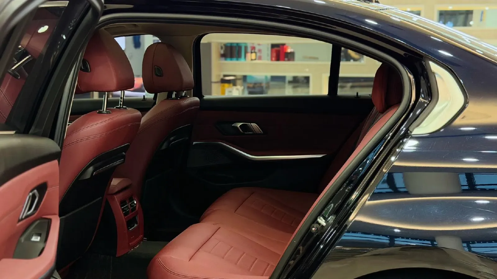 2021 BMW 3 Series 2.0T 156HP L4 8AT,autocango,china used car exporter,china ev exporter,chinese used car exporter,chinese used ev exporter