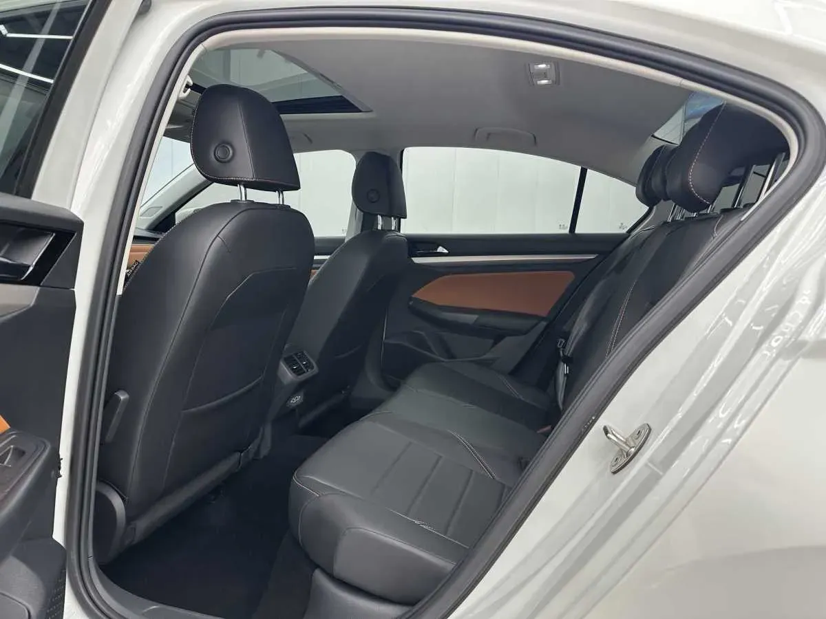 2023 Volkswagen Bora 1.2T 116HP L4 7DCT,autocango,china used car exporter,china ev exporter,chinese used car exporter,chinese used ev exporter