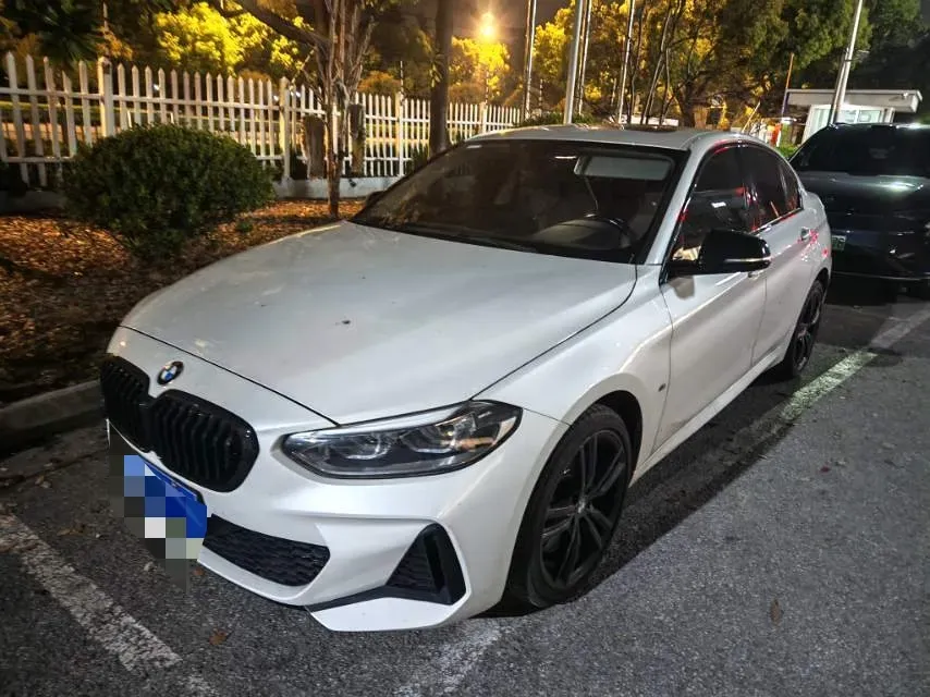 2023 BMW 1 Series 2.0T 178HP L4 7DCT,autocango,china used car exporter,china ev exporter,chinese used car exporter,chinese used ev exporter
