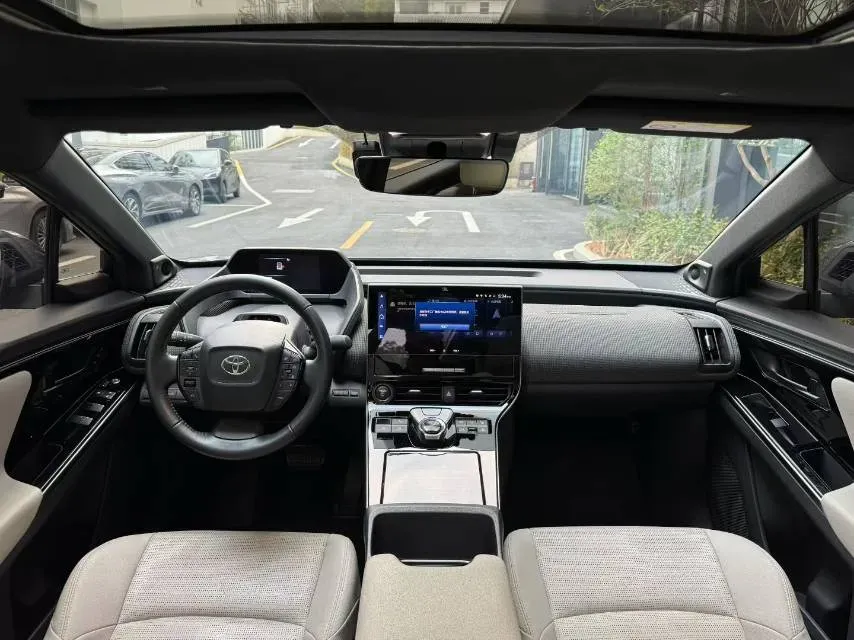 2022 Toyota bZ4X BEV 66.7KWH,autocango,china used car exporter,china ev exporter,chinese used car exporter,chinese used ev exporter