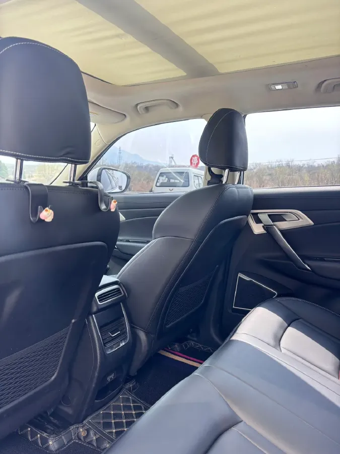 2020 Roewe i6 1.5T 169HP L4 7DCT,autocango,china used car exporter,china ev exporter,chinese used car exporter,chinese used ev exporter