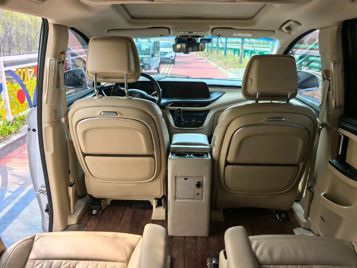 2023 Buick GL8 2.0T 237HP L4 9AT,autocango,china used car exporter,china ev exporter,chinese used car exporter,chinese used ev exporter