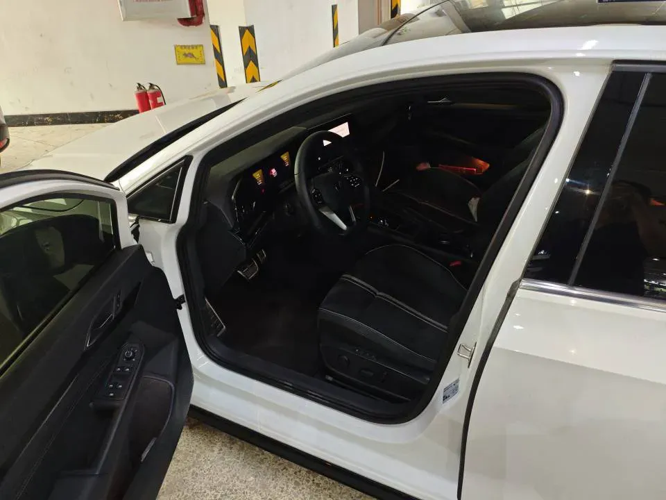 2023 Volkswagen Golf 1.4T 150HP L4 7DCT,autocango,china used car exporter,china ev exporter,chinese used car exporter,chinese used ev exporter