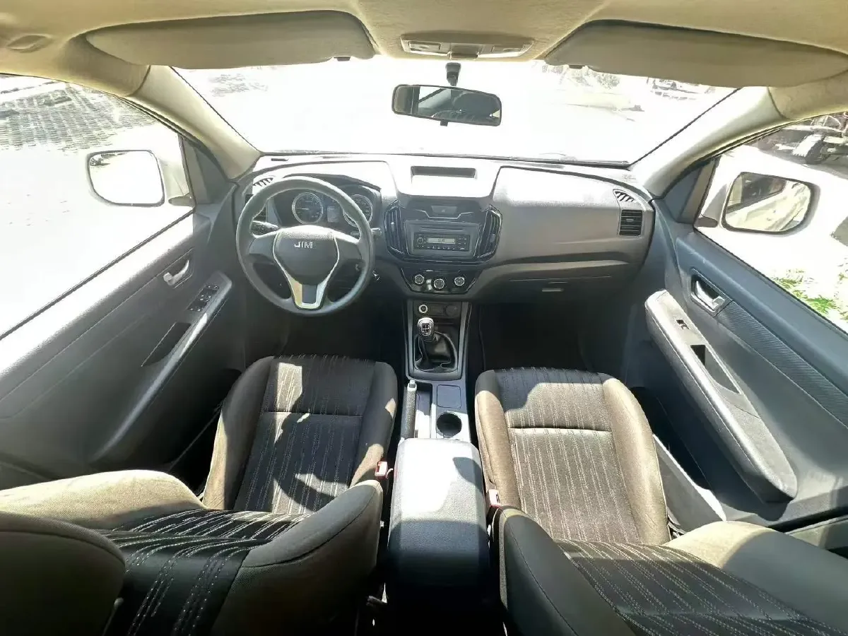 2018 Isuzu RE-MAX Jim 2.0T 204HP L4 5MT,autocango,china used car exporter,china ev exporter,chinese used car exporter,chinese used ev exporter