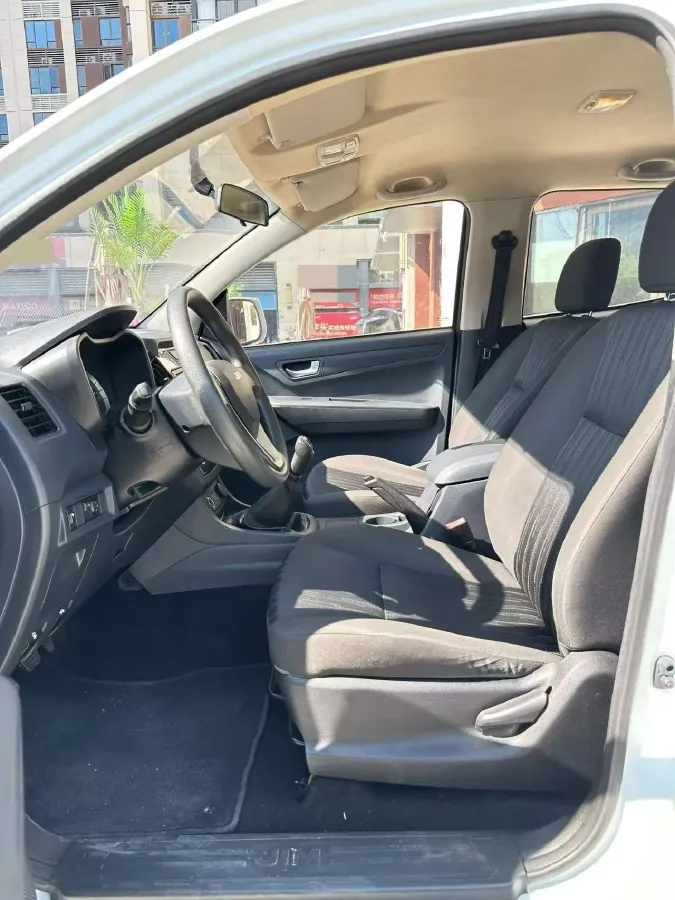 2018 Isuzu RE-MAX Jim 2.0T 204HP L4 5MT,autocango,china used car exporter,china ev exporter,chinese used car exporter,chinese used ev exporter