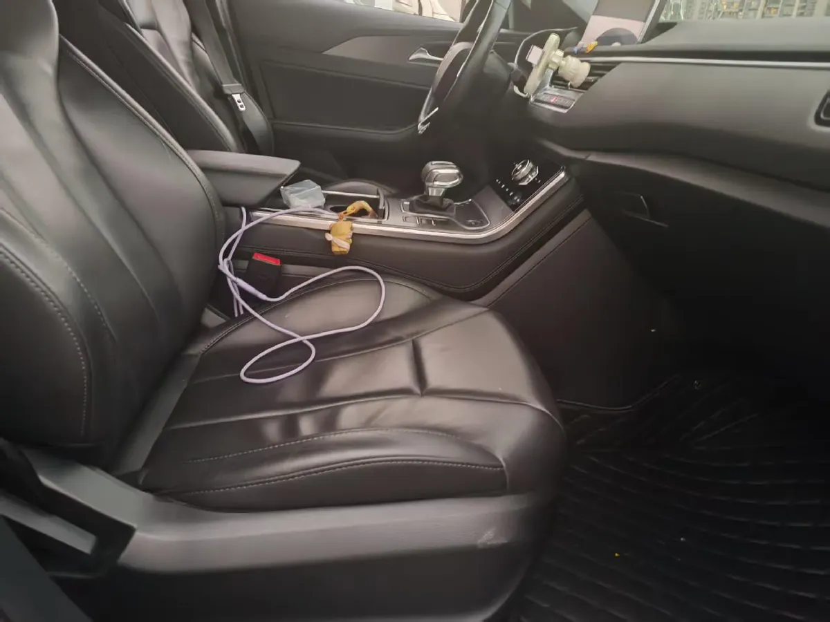 2020 HongQi H5 1.8T 197HP L4 6AT,autocango,china used car exporter,china ev exporter,chinese used car exporter,chinese used ev exporter