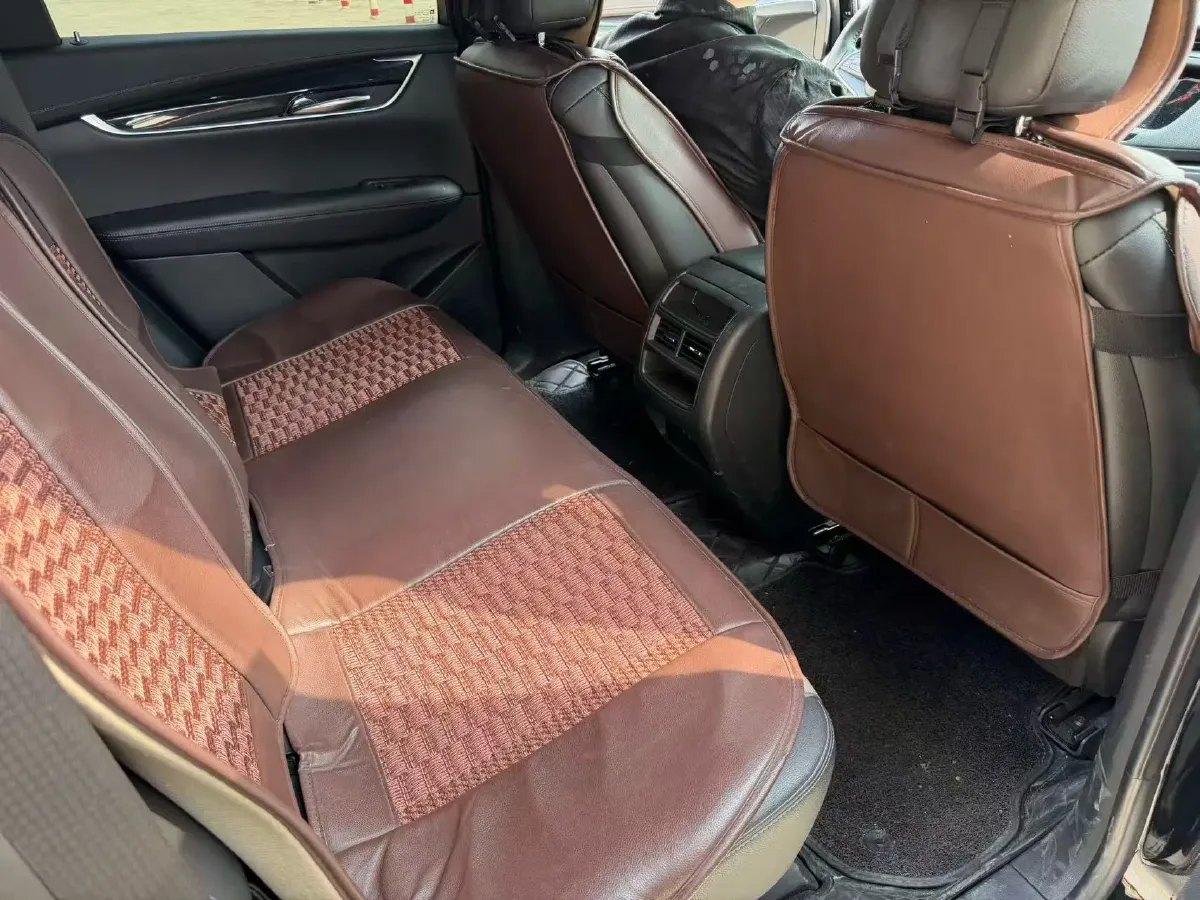 2022 Cadillac XT5 2.0T 237HP L4 9AT,autocango,china used car exporter,china ev exporter,chinese used car exporter,chinese used ev exporter