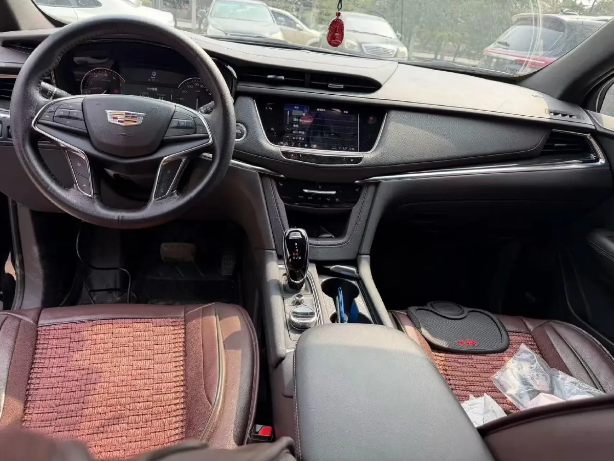 2022 Cadillac XT5 2.0T 237HP L4 9AT,autocango,china used car exporter,china ev exporter,chinese used car exporter,chinese used ev exporter