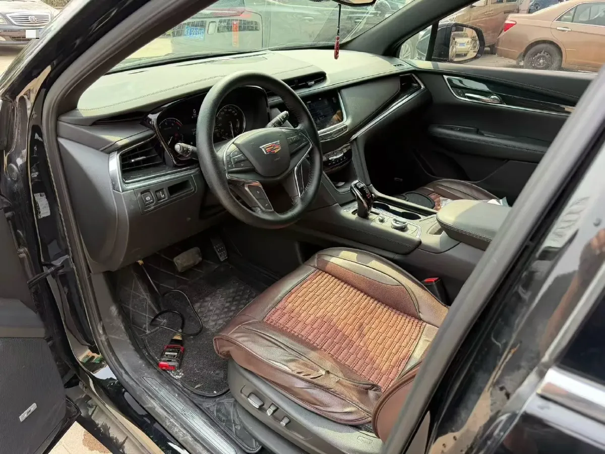 2022 Cadillac XT5 2.0T 237HP L4 9AT,autocango,china used car exporter,china ev exporter,chinese used car exporter,chinese used ev exporter