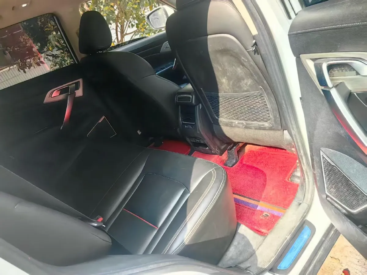 2020 Roewe i6 1.5T 169HP L4 7DCT,autocango,china used car exporter,china ev exporter,chinese used car exporter,chinese used ev exporter