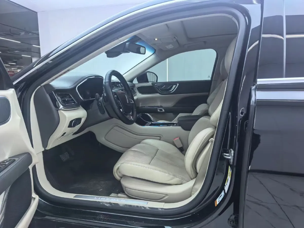 2018 Lincoln Continental 2.0T 261HP L4 6AT,autocango,china used car exporter,china ev exporter,chinese used car exporter,chinese used ev exporter