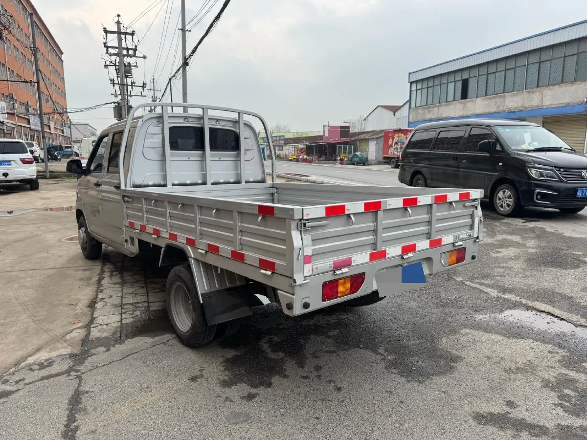 2023 WuLing RongGuang New Truck 2.0L 136HP L4 5MT,autocango,china used car exporter,china ev exporter,chinese used car exporter,chinese used ev exporter