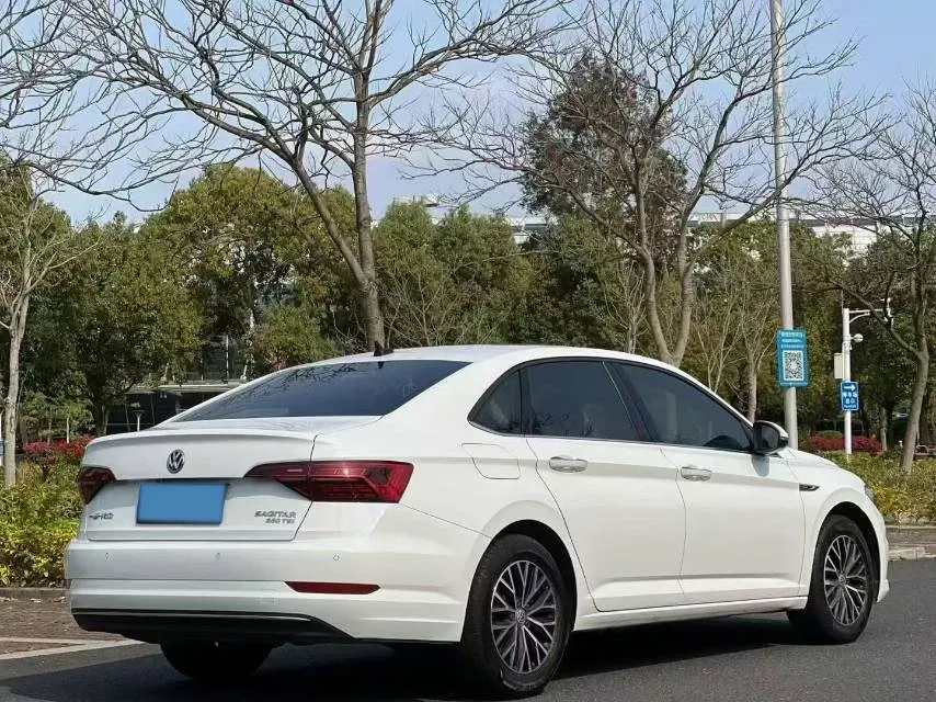 2019 Jeep Renegade 1.3T 173HP L4 7DCT,autocango,china used car exporter,china ev exporter,chinese used car exporter,chinese used ev exporter