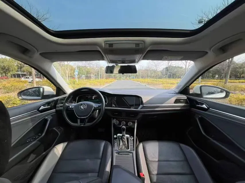 2019 Jeep Renegade 1.3T 173HP L4 7DCT,autocango,china used car exporter,china ev exporter,chinese used car exporter,chinese used ev exporter