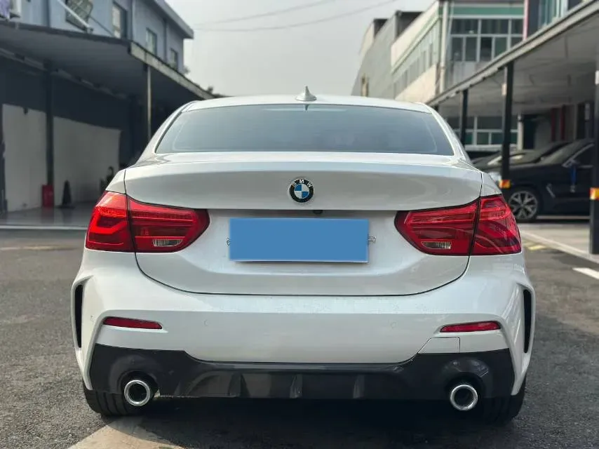 2022 BMW 1 Series 1.5T 140HP L3 7DCT,autocango,china used car exporter,china ev exporter,chinese used car exporter,chinese used ev exporter