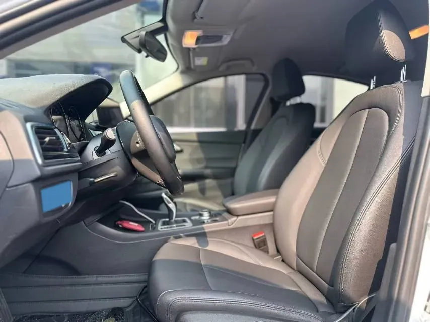 2022 BMW 1 Series 1.5T 140HP L3 7DCT,autocango,china used car exporter,china ev exporter,chinese used car exporter,chinese used ev exporter