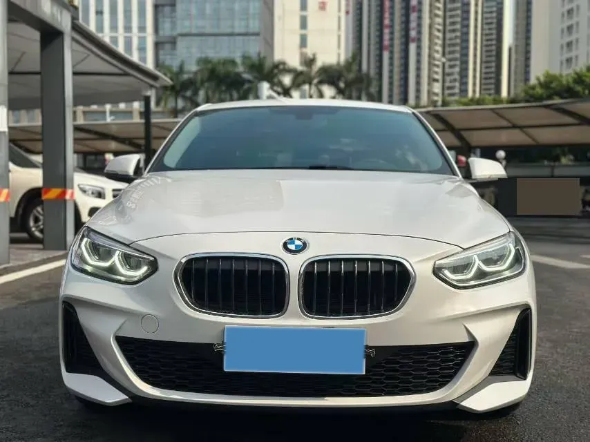 2022 BMW 1 Series 1.5T 140HP L3 7DCT,autocango,china used car exporter,china ev exporter,chinese used car exporter,chinese used ev exporter
