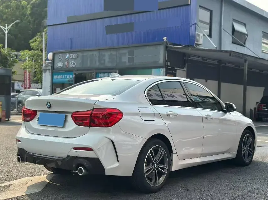 2022 BMW 1 Series 1.5T 140HP L3 7DCT,autocango,china used car exporter,china ev exporter,chinese used car exporter,chinese used ev exporter