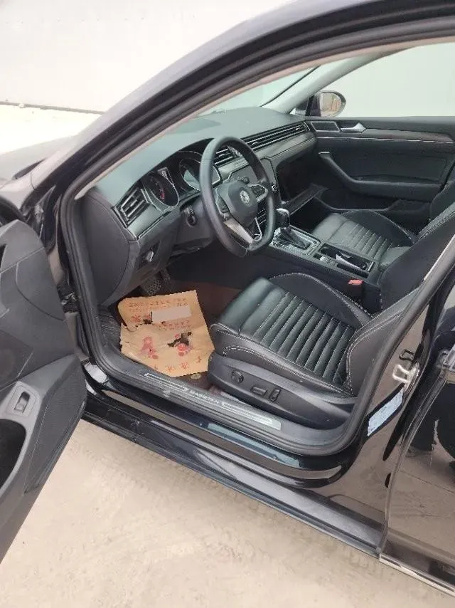 2020 Volkswagen Magotan 2.0T 186HP L4 7DCT,autocango,china used car exporter,china ev exporter,chinese used car exporter,chinese used ev exporter