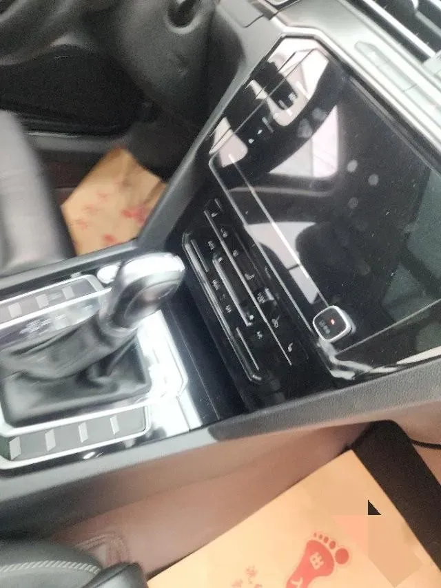 2020 Volkswagen Magotan 2.0T 186HP L4 7DCT,autocango,china used car exporter,china ev exporter,chinese used car exporter,chinese used ev exporter