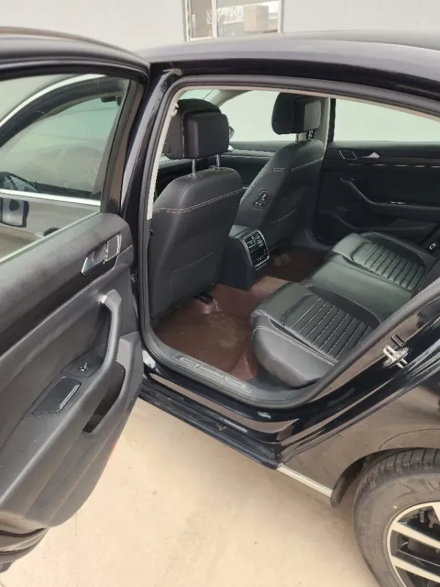 2020 Volkswagen Magotan 2.0T 186HP L4 7DCT,autocango,china used car exporter,china ev exporter,chinese used car exporter,chinese used ev exporter