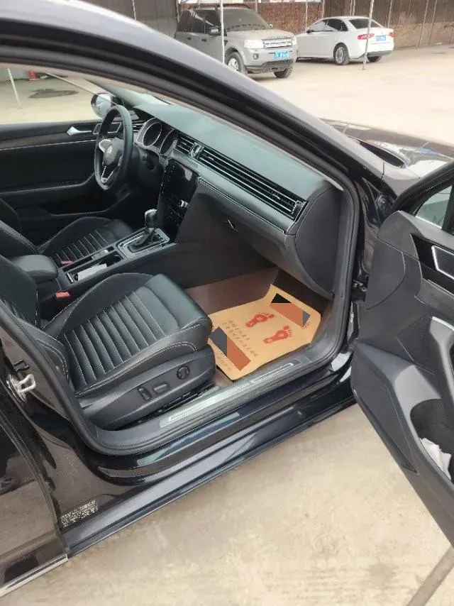 2020 Volkswagen Magotan 2.0T 186HP L4 7DCT,autocango,china used car exporter,china ev exporter,chinese used car exporter,chinese used ev exporter