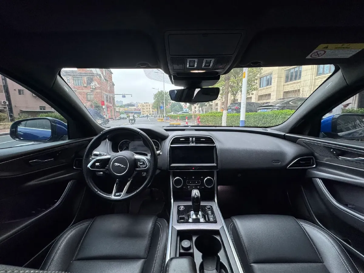 2020 Jaguar XEL 2.0T 200HP L4 8AT,autocango,china used car exporter,china ev exporter,chinese used car exporter,chinese used ev exporter