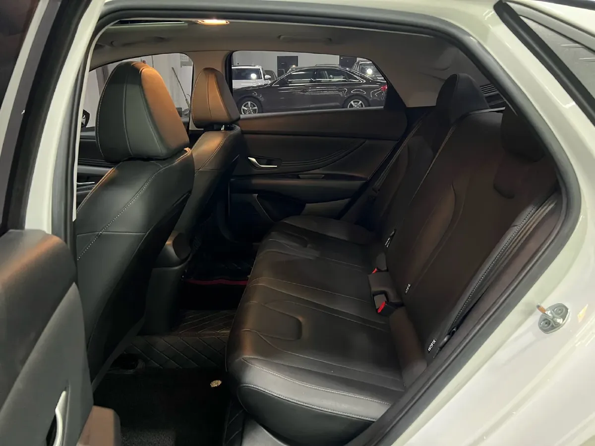 2021 Hyundai Elantra 1.5L 115HP L4 CVT,autocango,china used car exporter,china ev exporter,chinese used car exporter,chinese used ev exporter