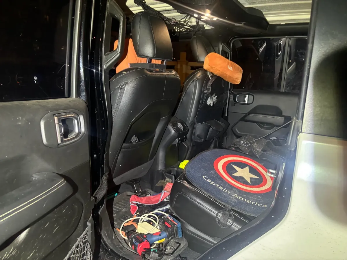 2022 Jeep Gladiator 3.6L 284HP V6 8AT,autocango,china used car exporter,china ev exporter,chinese used car exporter,chinese used ev exporter