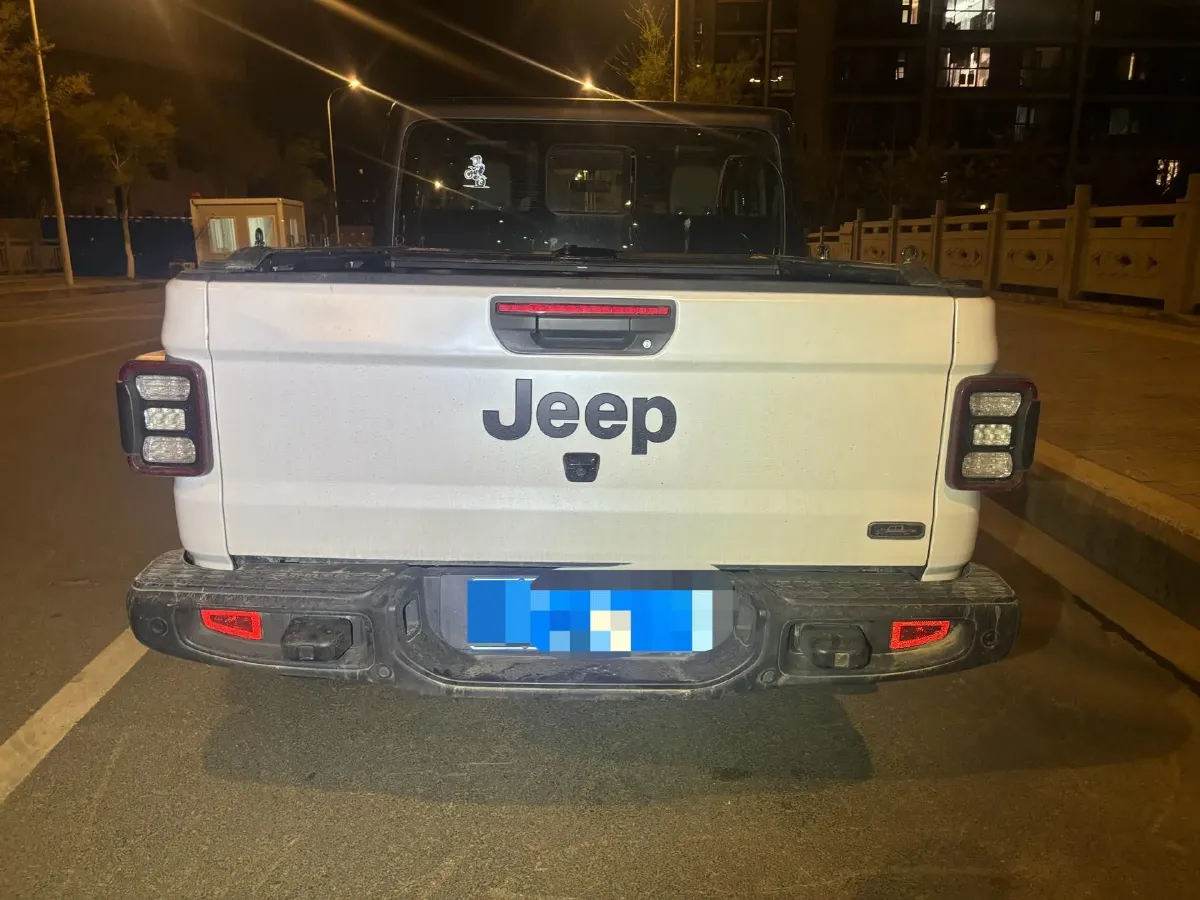 2022 Jeep Gladiator 3.6L 284HP V6 8AT,autocango,china used car exporter,china ev exporter,chinese used car exporter,chinese used ev exporter