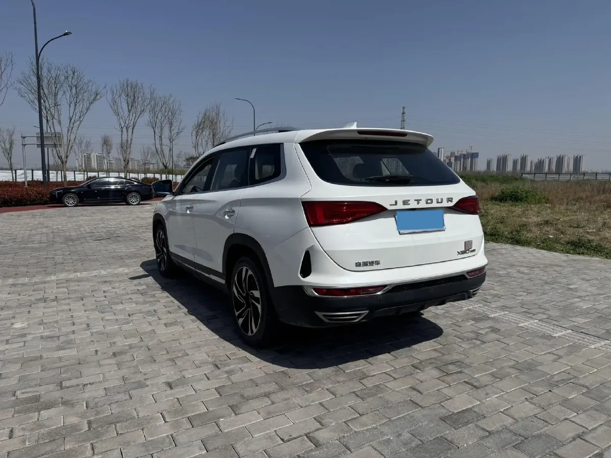 2019 Jetour X90 1.5T 147HP L4 6MT,autocango,china used car exporter,china ev exporter,chinese used car exporter,chinese used ev exporter