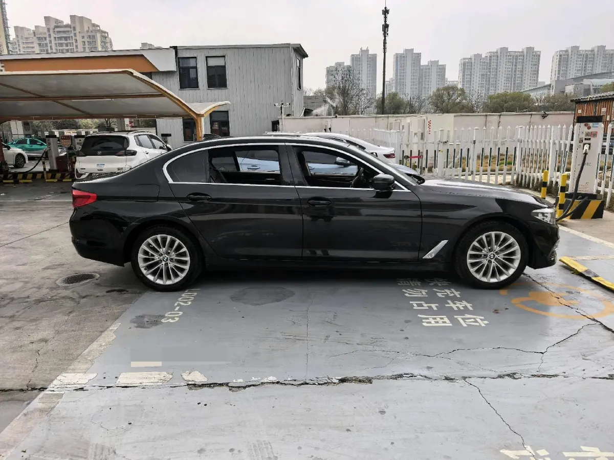 2020 BMW 5 Series 2.0T 184HP L4 8AT,autocango,china used car exporter,china ev exporter,chinese used car exporter,chinese used ev exporter