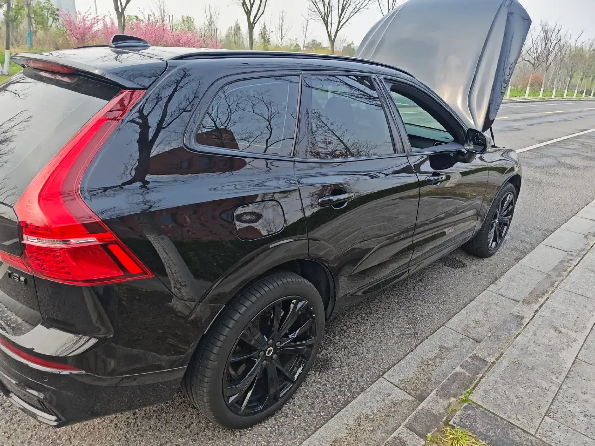 2025 Volvo XC60 PHEV 2.0T 310HP L4 8AT PHEV 18.8KWH,autocango,china used car exporter,china ev exporter,chinese used car exporter,chinese used ev exporter