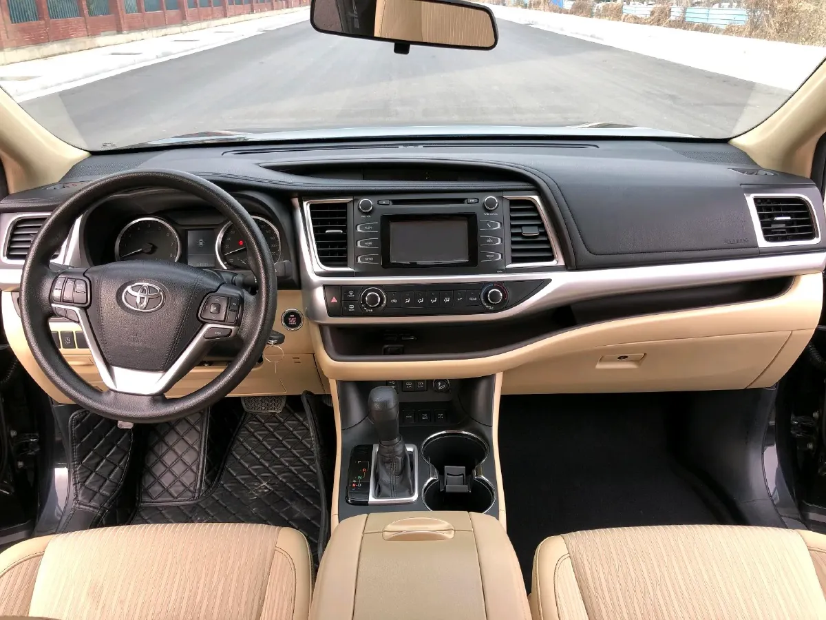 2018 Jeep Grand Commander 2.0T 265HP L4 9AT,autocango,china used car exporter,china ev exporter,chinese used car exporter,chinese used ev exporter