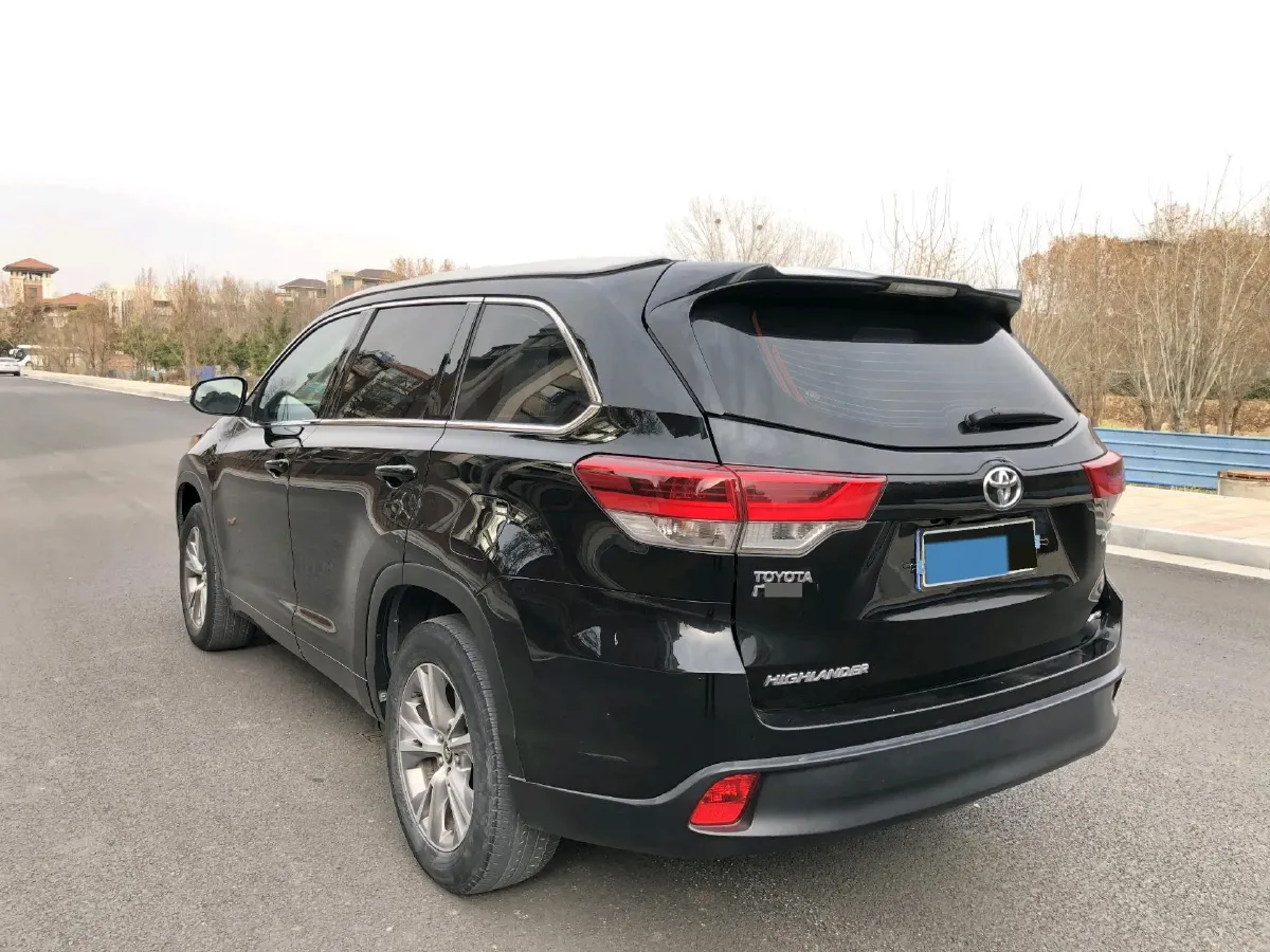 2018 Jeep Grand Commander 2.0T 265HP L4 9AT,autocango,china used car exporter,china ev exporter,chinese used car exporter,chinese used ev exporter