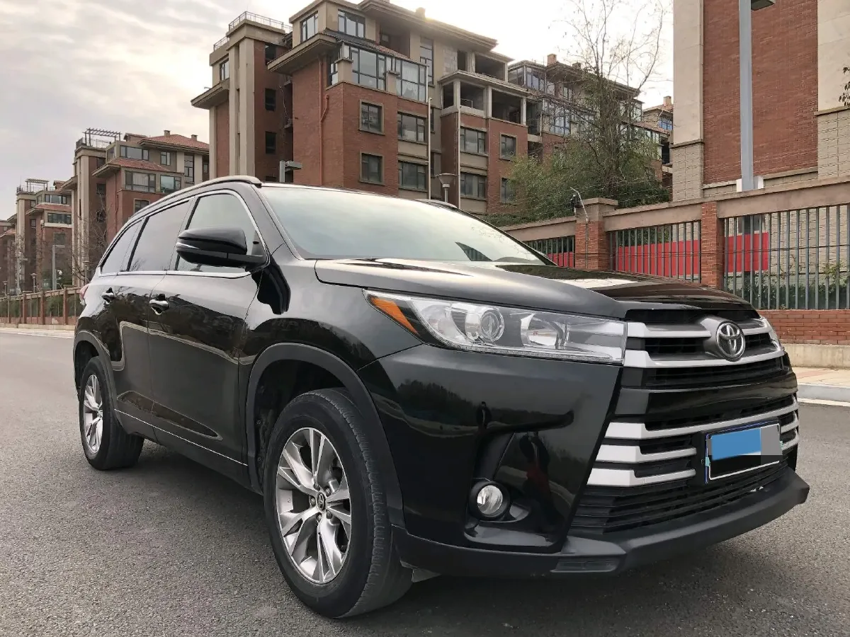 2018 Jeep Grand Commander 2.0T 265HP L4 9AT,autocango,china used car exporter,china ev exporter,chinese used car exporter,chinese used ev exporter