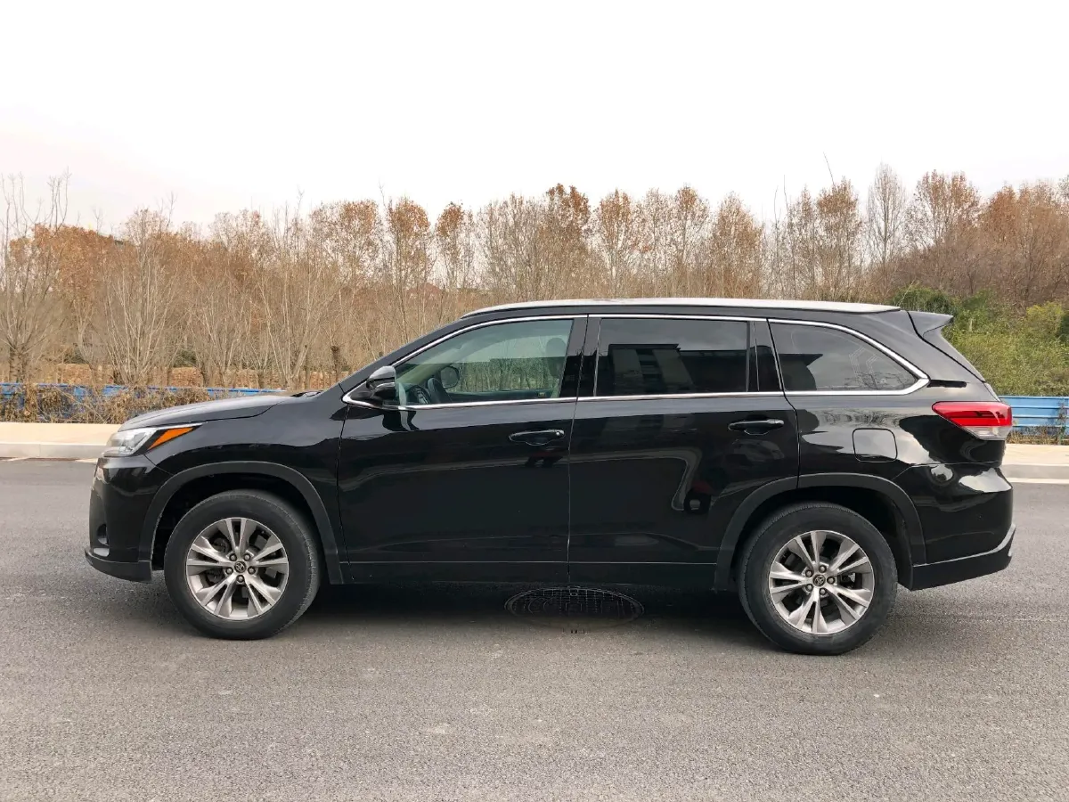 2018 Jeep Grand Commander 2.0T 265HP L4 9AT,autocango,china used car exporter,china ev exporter,chinese used car exporter,chinese used ev exporter