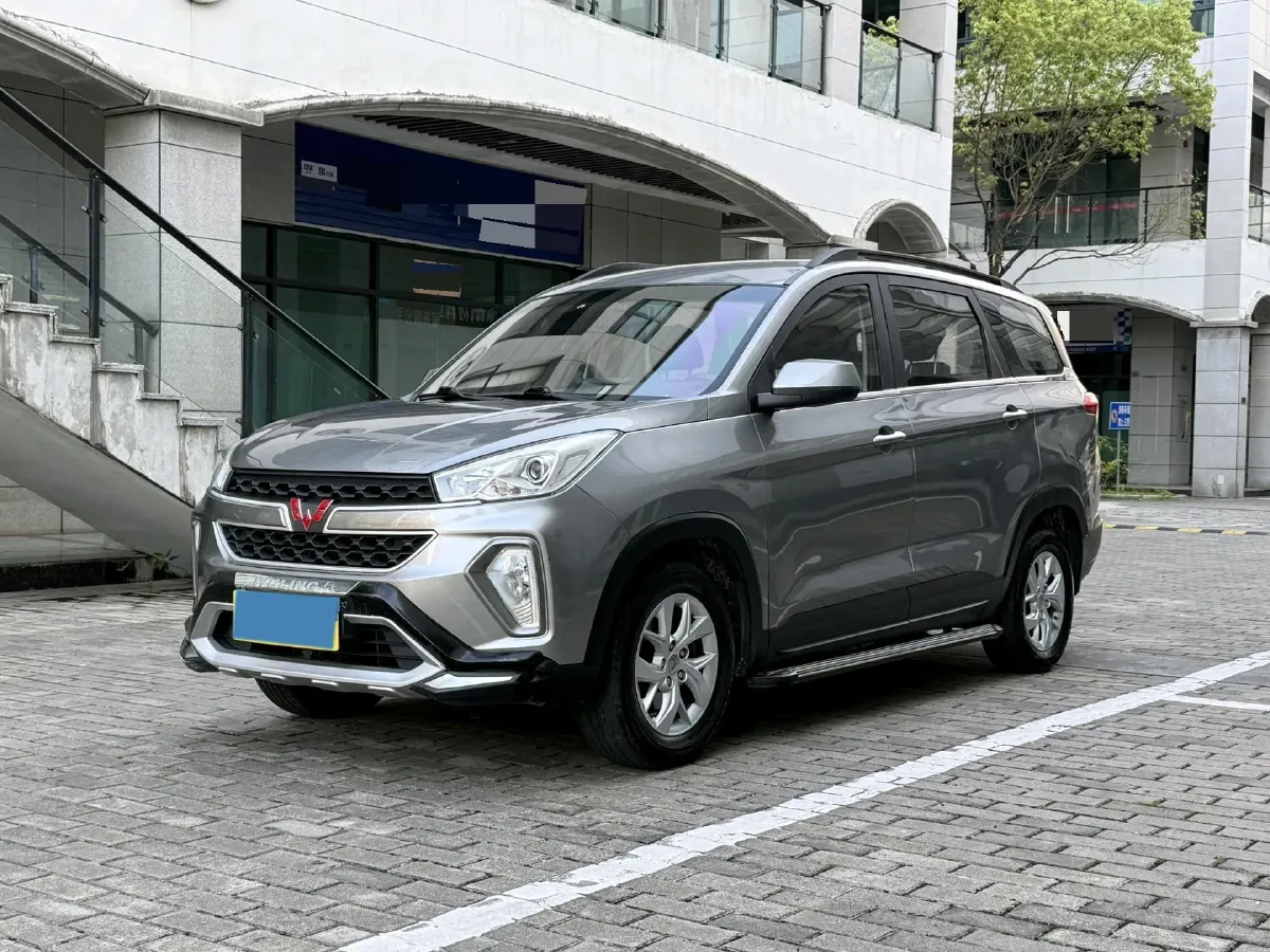 2018 WuLing HongGuang S3 1.5L 112HP L4 6MT,autocango,china used car exporter,china ev exporter,chinese used car exporter,chinese used ev exporter