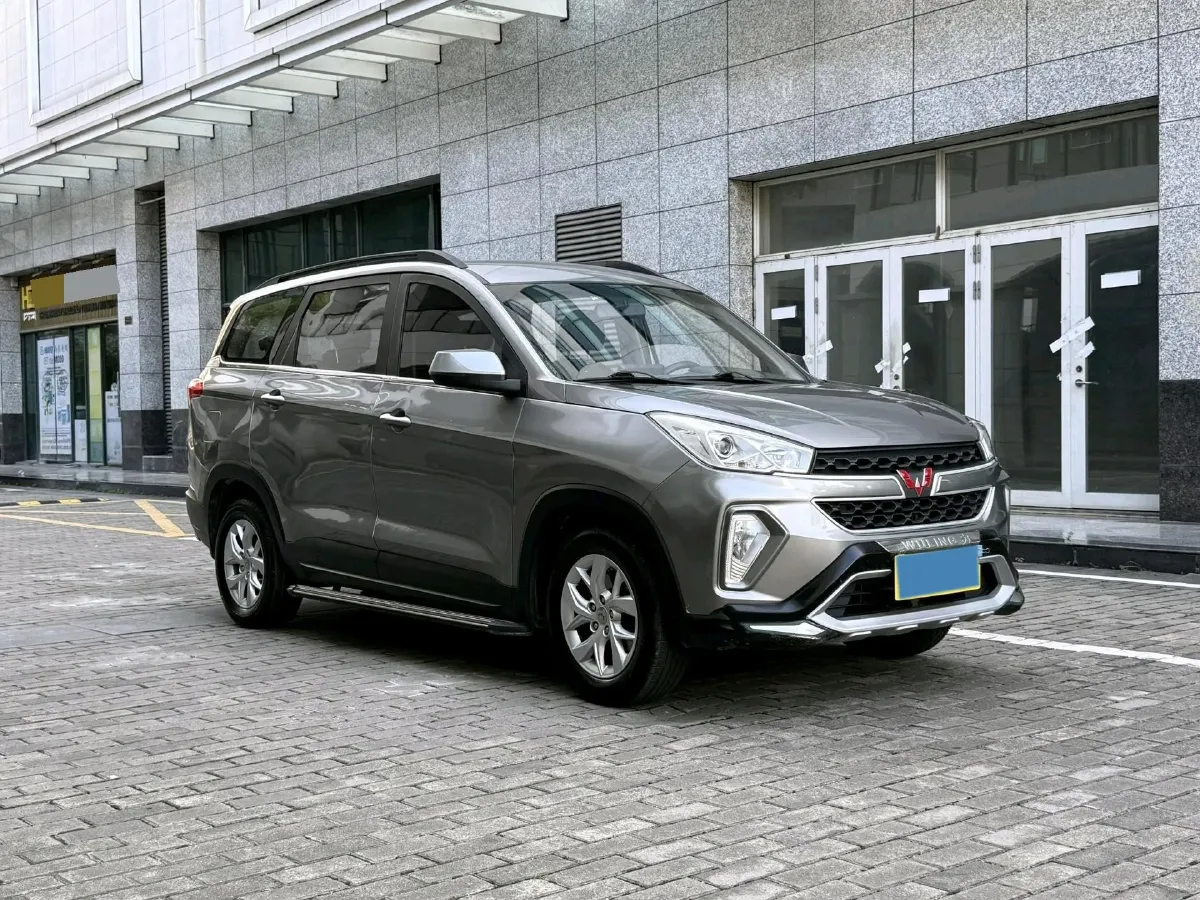2018 WuLing HongGuang S3 1.5L 112HP L4 6MT,autocango,china used car exporter,china ev exporter,chinese used car exporter,chinese used ev exporter
