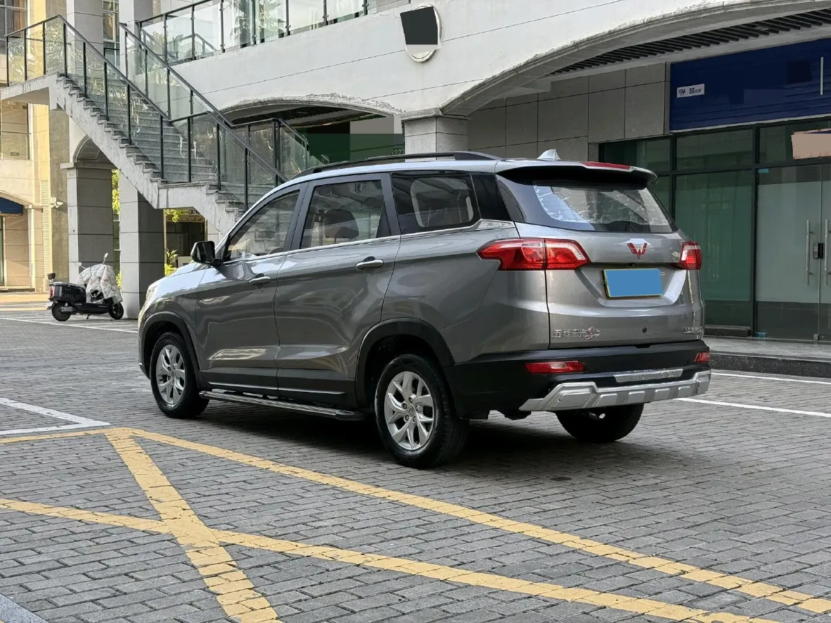 2018 WuLing HongGuang S3 1.5L 112HP L4 6MT,autocango,china used car exporter,china ev exporter,chinese used car exporter,chinese used ev exporter