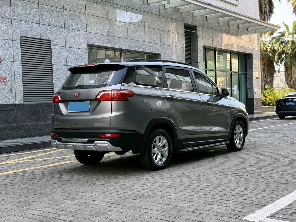 2018 WuLing HongGuang S3 1.5L 112HP L4 6MT,autocango,china used car exporter,china ev exporter,chinese used car exporter,chinese used ev exporter