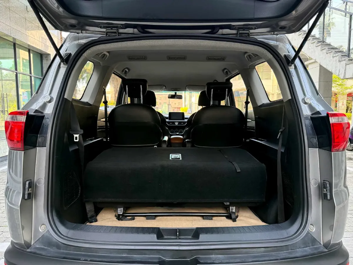 2018 WuLing HongGuang S3 1.5L 112HP L4 6MT,autocango,china used car exporter,china ev exporter,chinese used car exporter,chinese used ev exporter