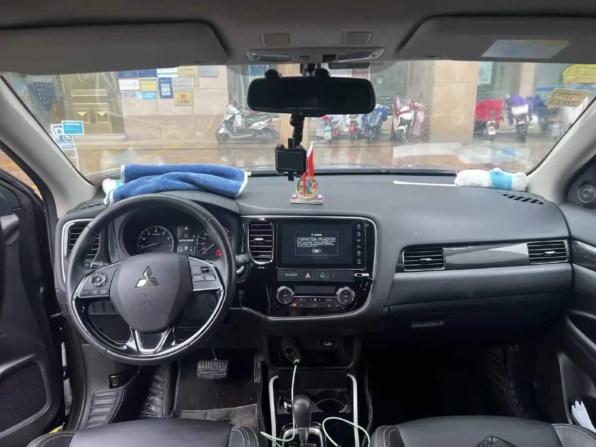 2020 Mitsubishi Outlander 2.0L 166HP L4 CVT,autocango,china used car exporter,china ev exporter,chinese used car exporter,chinese used ev exporter