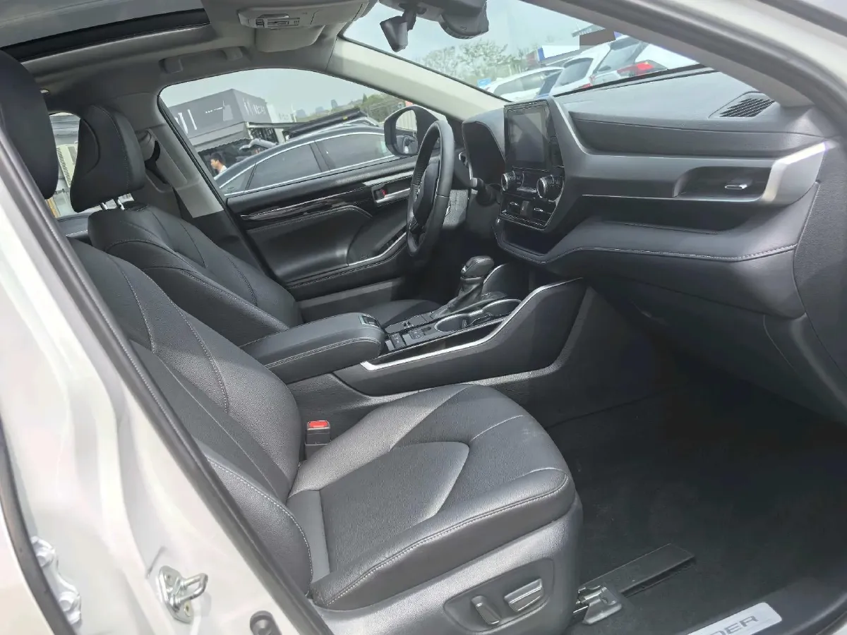 2023 Toyota Highlander 2.5L 189HP L4 E-CVT Hybrid,autocango,china used car exporter,china ev exporter,chinese used car exporter,chinese used ev exporter