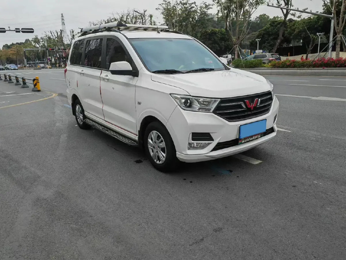 2021 WuLing RongGuang New Truck 1.5L 99HP L4 5MT,autocango,china used car exporter,china ev exporter,chinese used car exporter,chinese used ev exporter