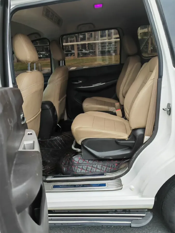 2021 WuLing RongGuang New Truck 1.5L 99HP L4 5MT,autocango,china used car exporter,china ev exporter,chinese used car exporter,chinese used ev exporter